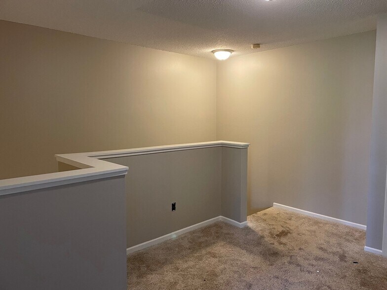 Building Photo - 15503 Garnet Way
