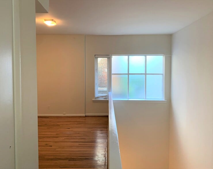 Building Photo - 937 Lombard St