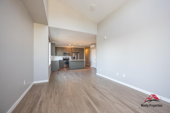 Building Photo - 85 N Going St