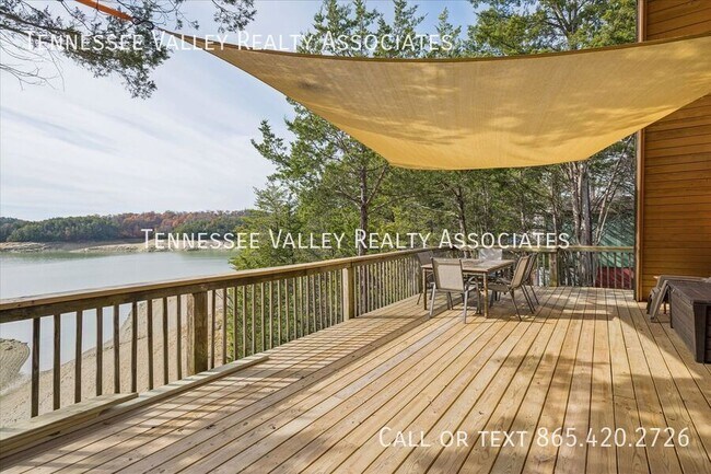 Building Photo - 2050 Chapel Rd