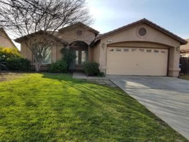 Primary Photo - Kingsburg For Rent
