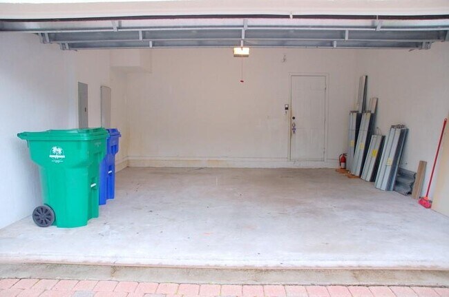 Building Photo - 18713 SW 26th St