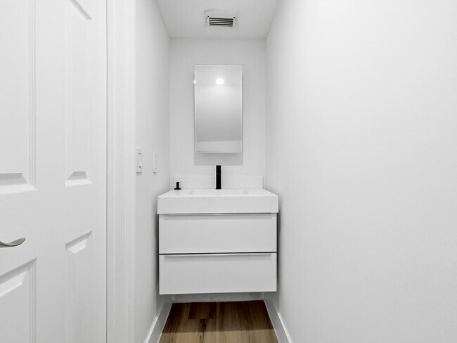 Building Photo - 2925 W 80th St