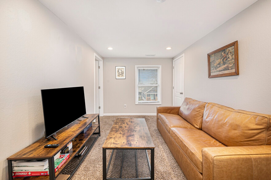 Furnished Living Room - 4616 Tracy Ave