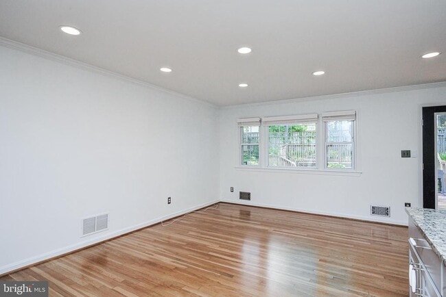 Building Photo - 2412 Rockbridge St