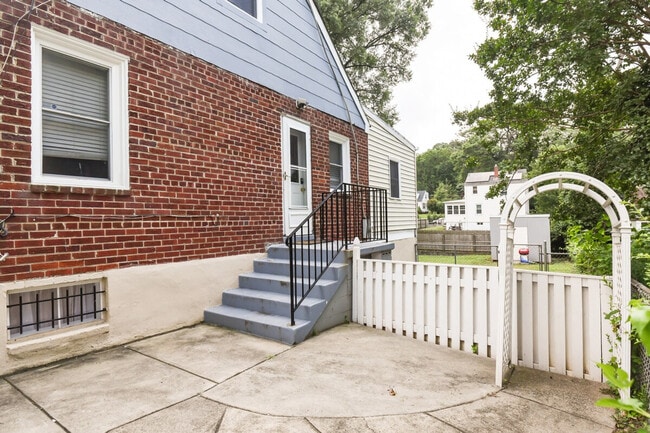 Building Photo - 4203 73rd Ave