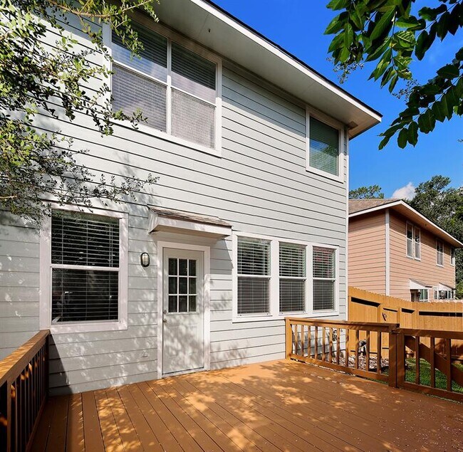 Building Photo - 11 Scenic Brook Ct