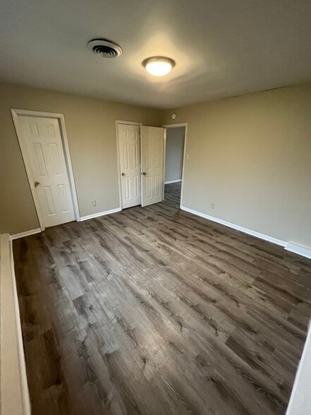 Building Photo - 711 Church St