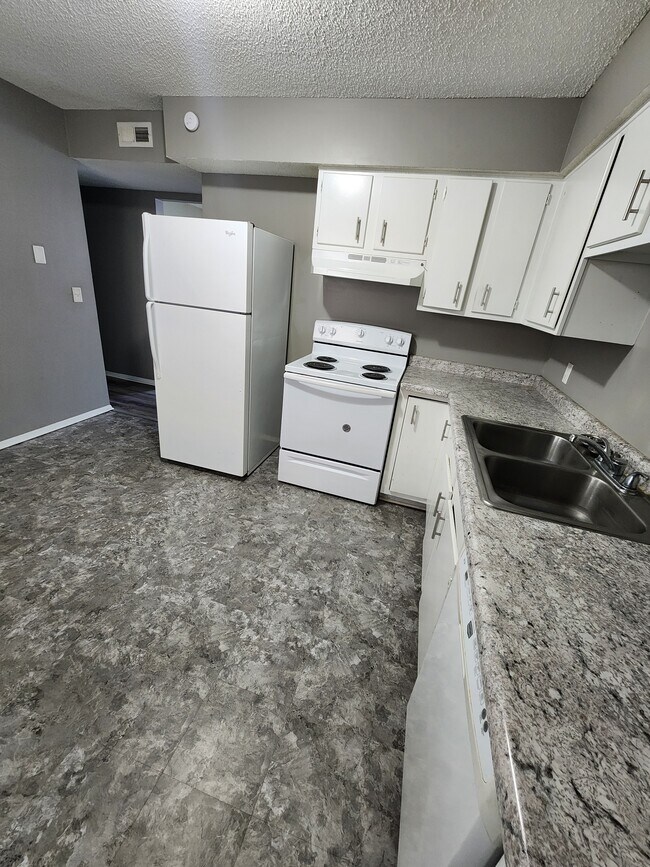 Building Photo - 4130 Baldwin Ave