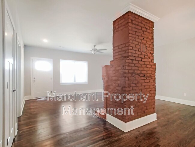 Building Photo - 8 Chaney St