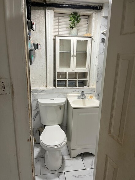 Building Photo - 654 Commonwealth Ave