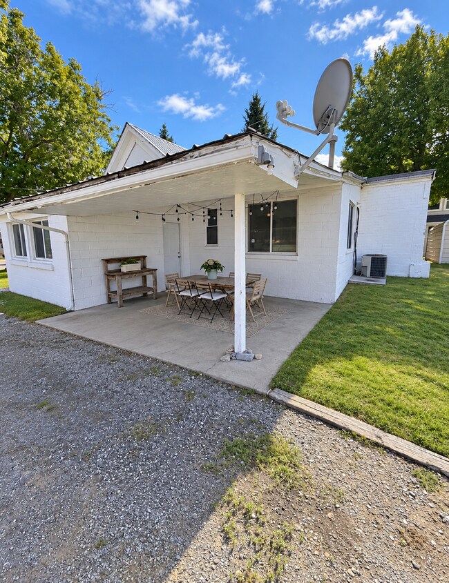 Building Photo - 1040 W 1100 N