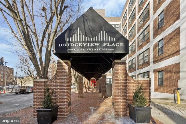 Building Photo - 315 New St