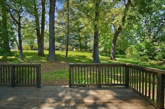 Building Photo - 309 Rickenbacker Dr