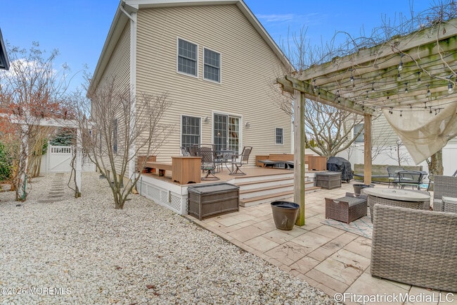 Building Photo - 331 Richmond Ave