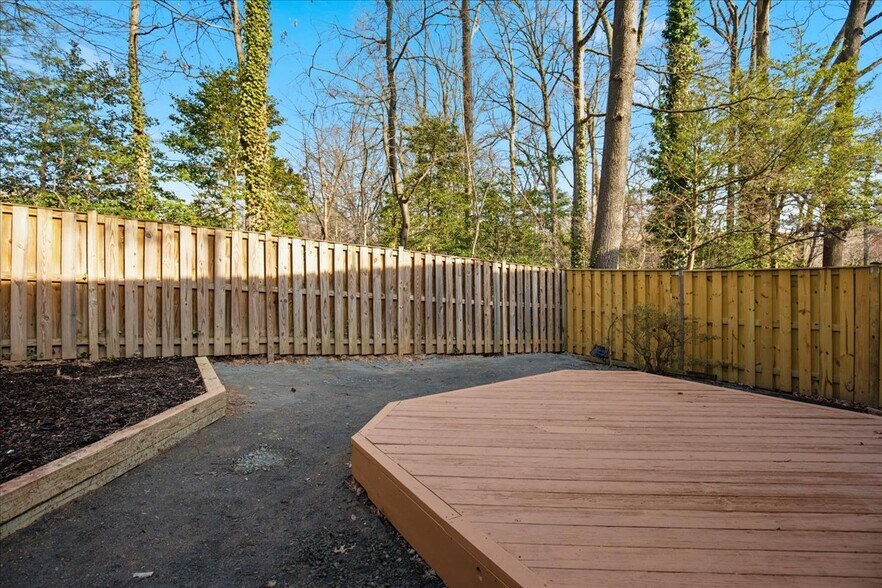 Building Photo - 1501 Chatham Colony Ct