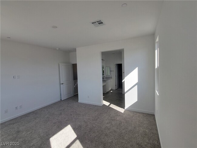 Building Photo - 187 Jaldena Ln