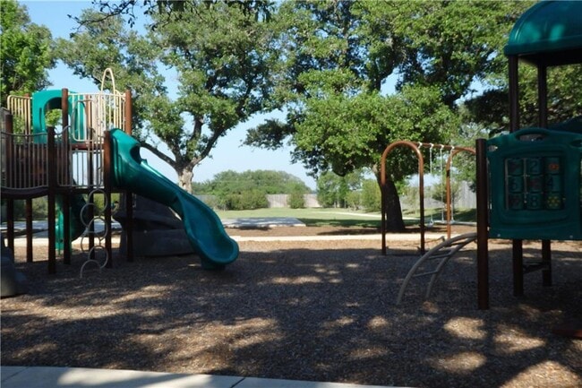 Building Photo - 913 Wolcott Dr