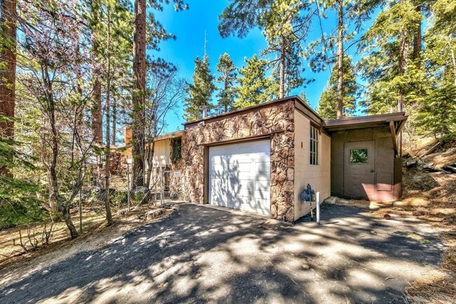 Building Photo - Cozy 3BD house avail. on 10/10/2025 for a ...