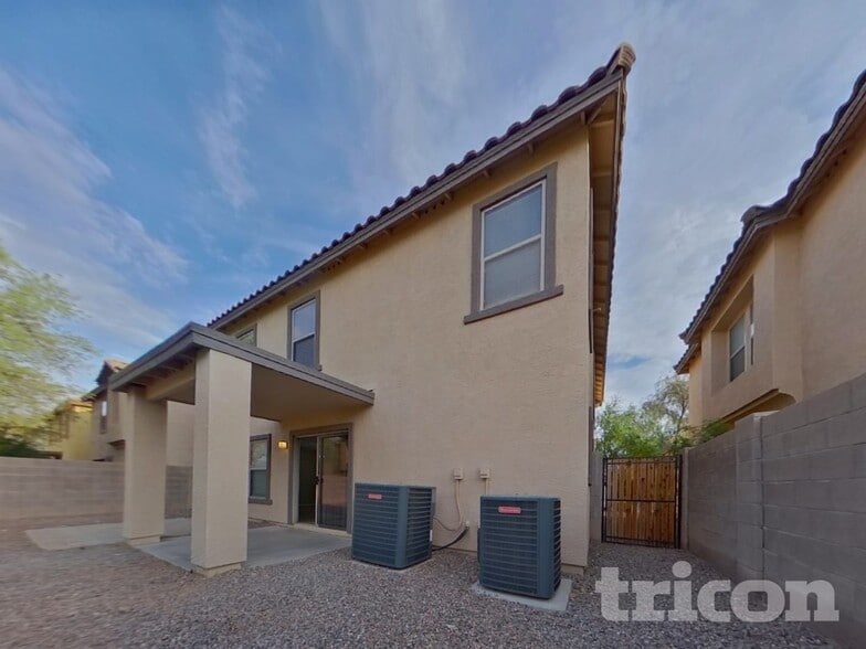 Building Photo - 6327 W Fawn Dr