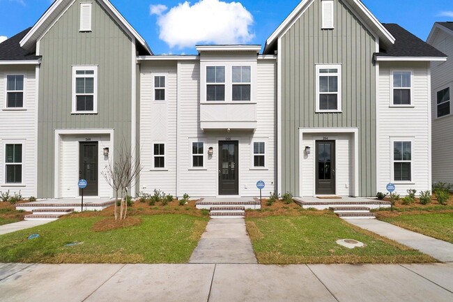 Building Photo - 266 Symphony Ave