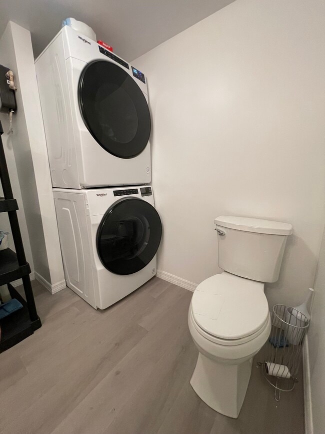 Building Photo - 2581 Oleander St