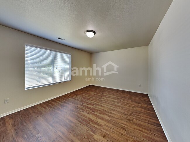 Building Photo - 1006 W 180 S