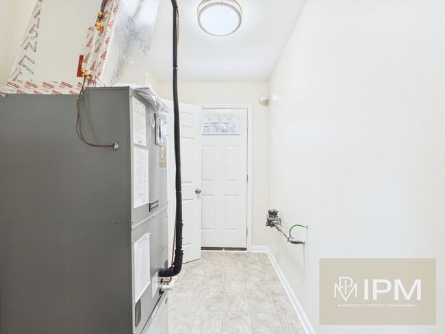 Building Photo - Charming 2 Bedroom 1 Bath Apartment in Dallastown Schools!