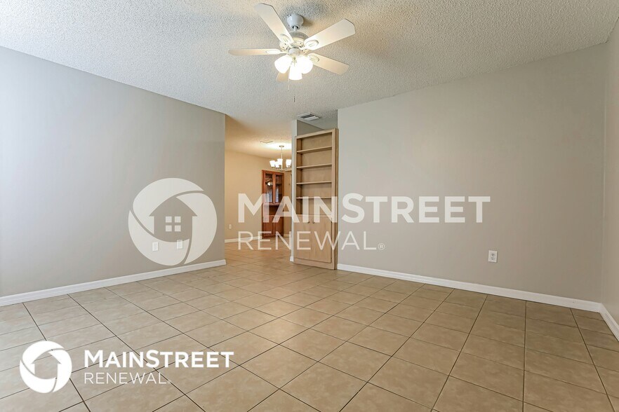 Building Photo - 6830 S Biscayne Dr