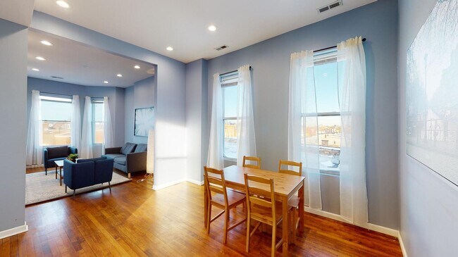 Building Photo - 1945 W Cermak Rd