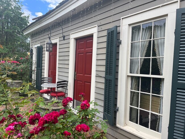 Building Photo - 420 Porter St