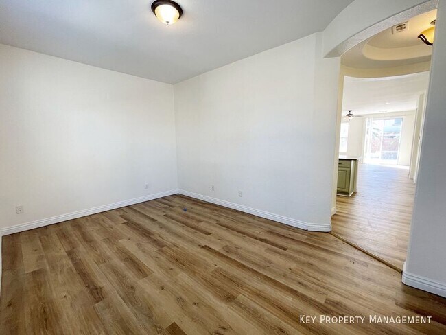 Building Photo - 2913 Big Mountain Ave