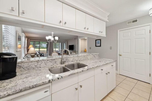 Building Photo - 462 Masters Dr