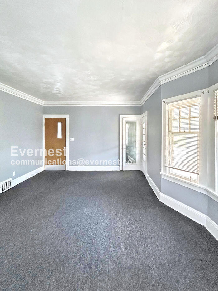 Building Photo - 3378 E 135th St