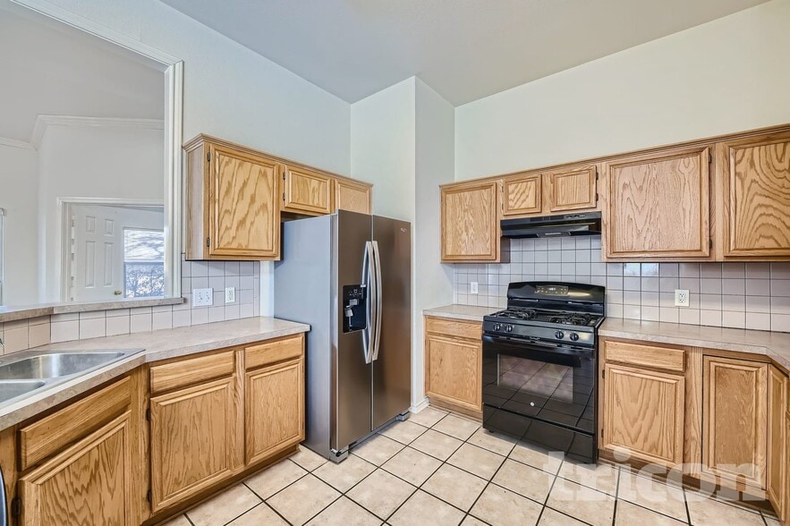 Building Photo - 5933 Sagebrush Trail