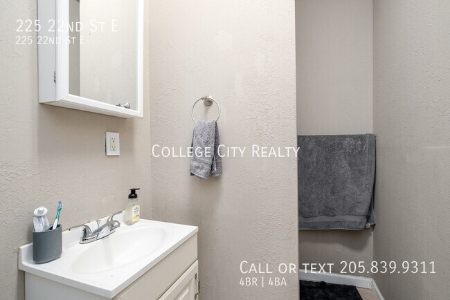 Building Photo - 225 22nd E St