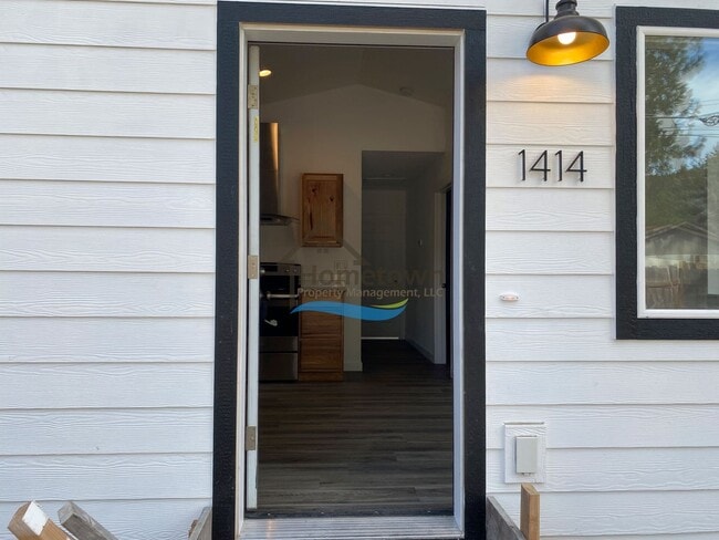 Building Photo - 2 Bedroom 1 Bath House Built in 2022 Avail...