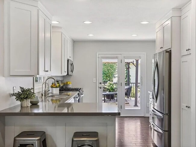 Building Photo - Gorgeous 4 Bedroom in Desirable Mahtomedi ...