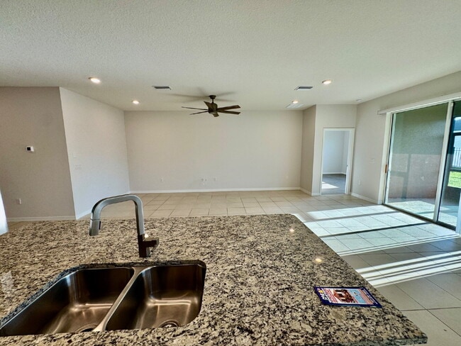 Building Photo - 13227 Waterleaf Garden Cir