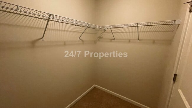 Building Photo - 1/2 off First Months Rent - Beautiful 3 BD...