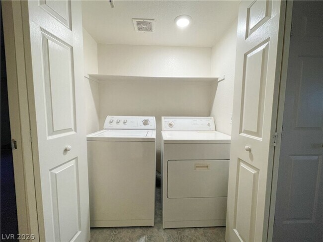 Building Photo - 2209 James Bilbray Dr