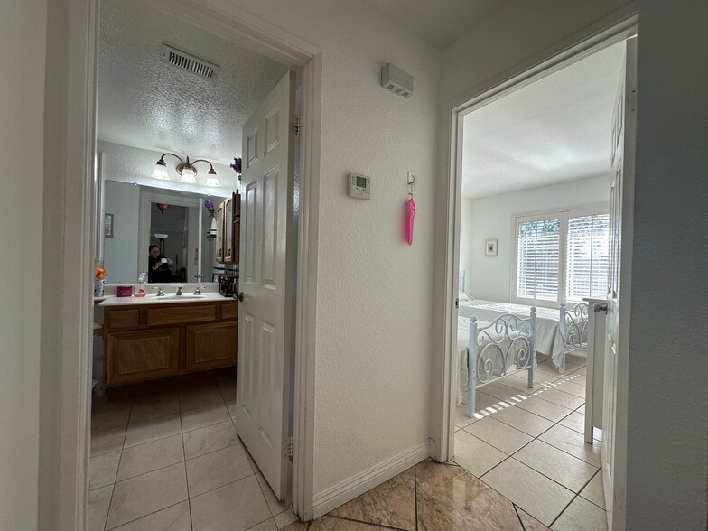 Building Photo - 13422 Parkview Ter