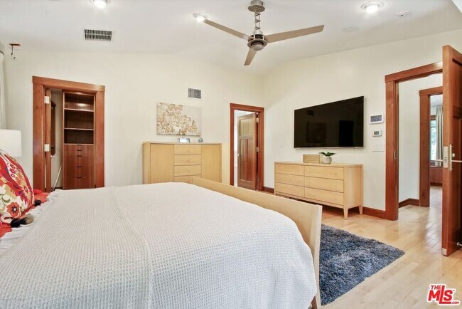 Building Photo - 130 S Arroyo Blvd