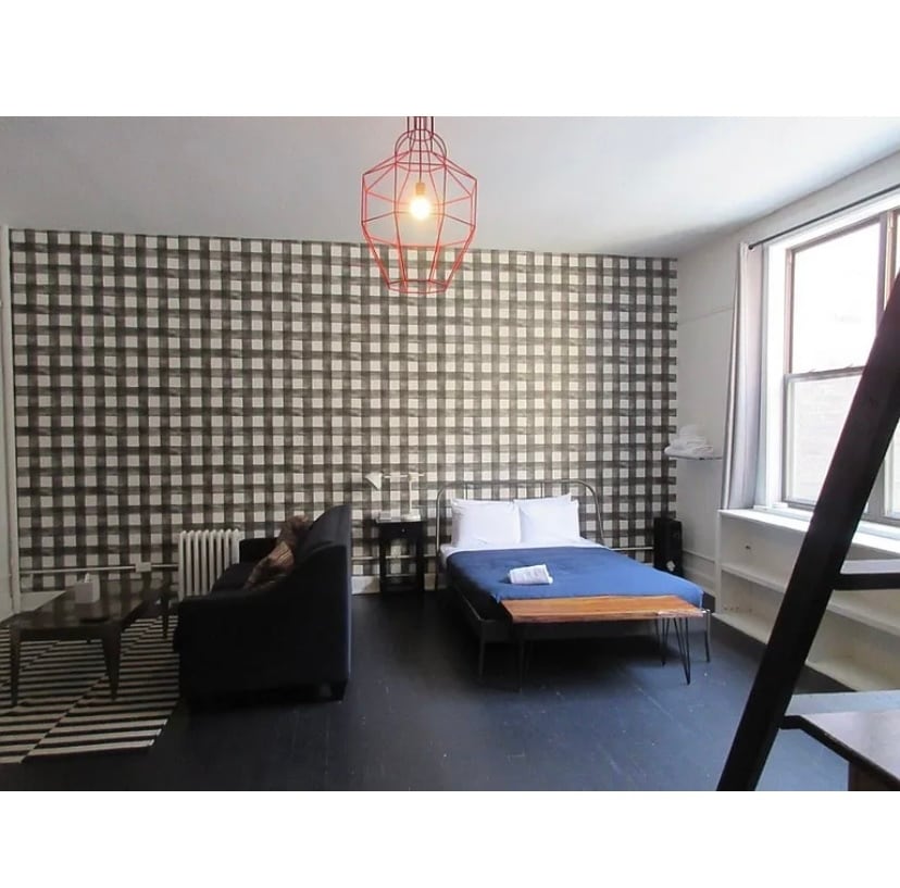 Building Photo - 245 W North Ave