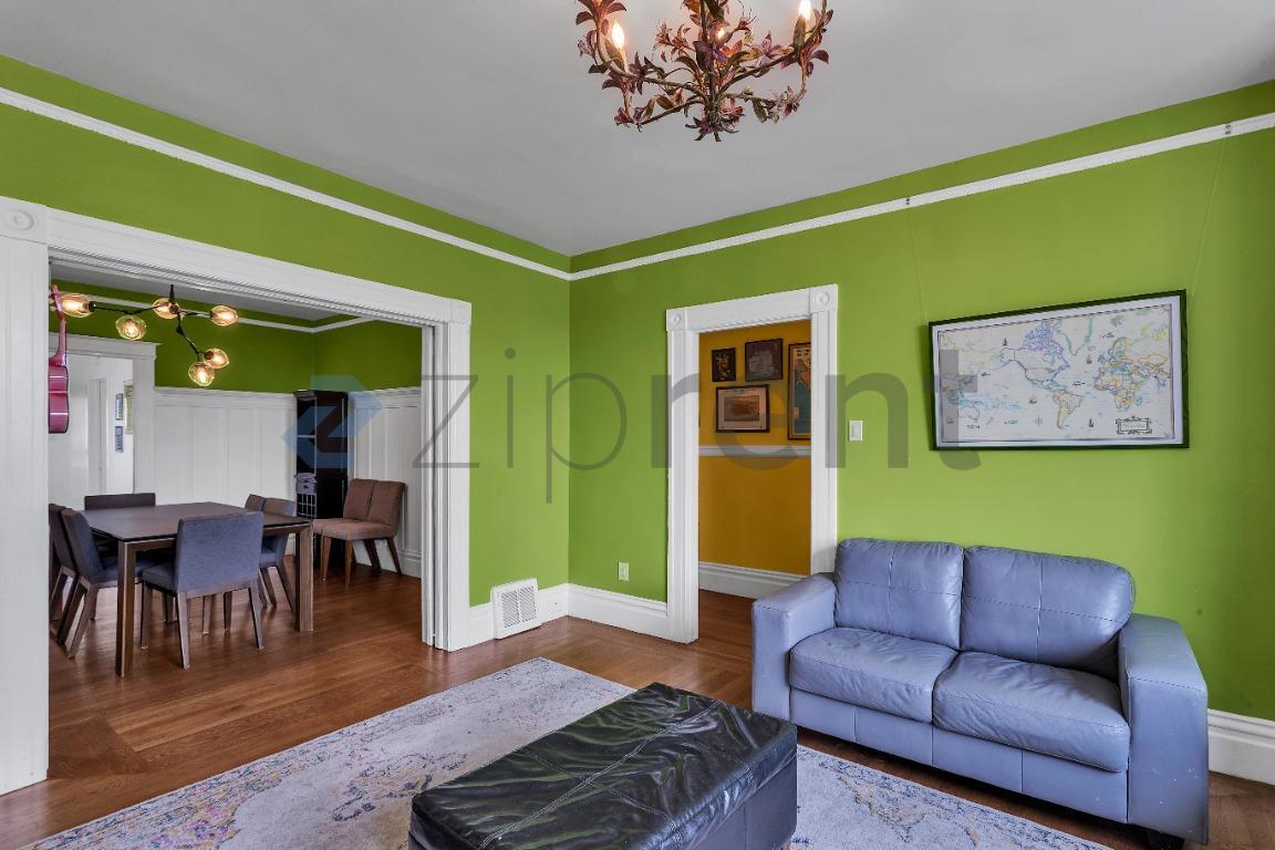 Building Photo - Unit