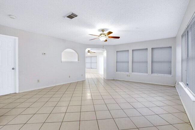 Building Photo - Stunning 3 Bedroom - 2.5 Bath Home for Rent!
