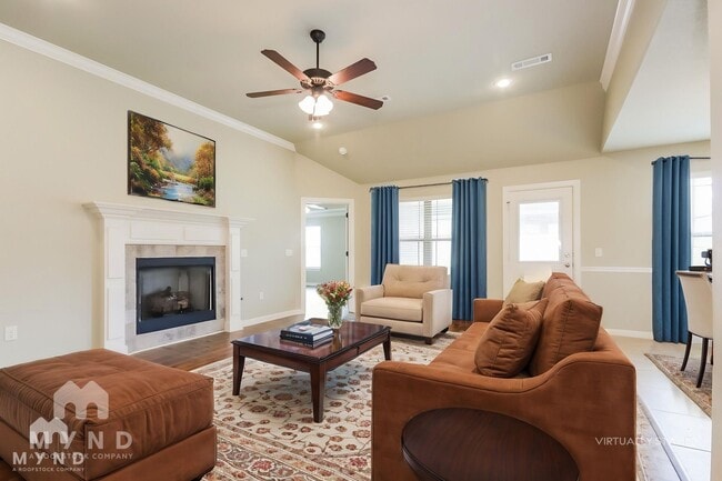 Building Photo - 421 Carlson St