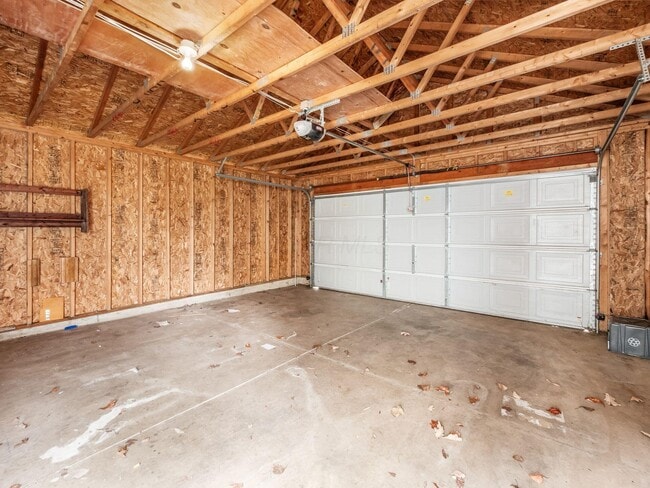 Building Photo - 5222 Horseshoe Dr N