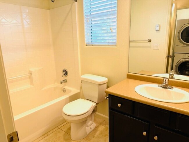 Building Photo - $2,195 Harlan Ranch, 3 Bed 2.5 Bath - Elev...