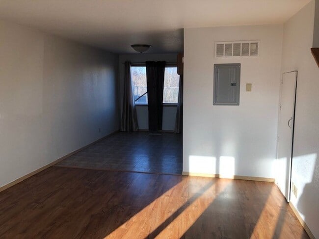 Building Photo - Lathrop St. 1436/1438 - VS